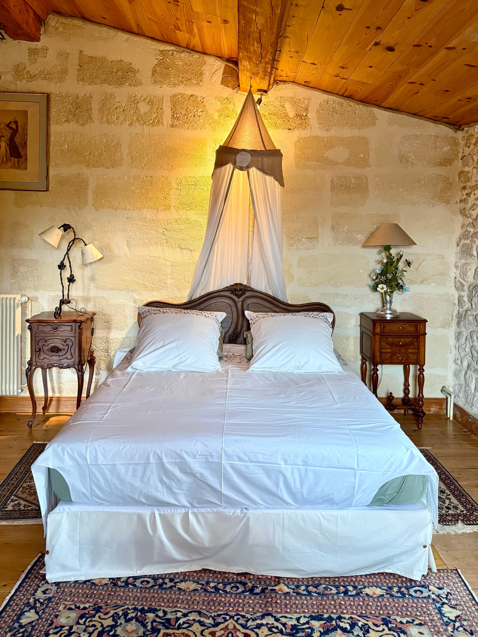 Lit double avec voile de la chambre Artolie